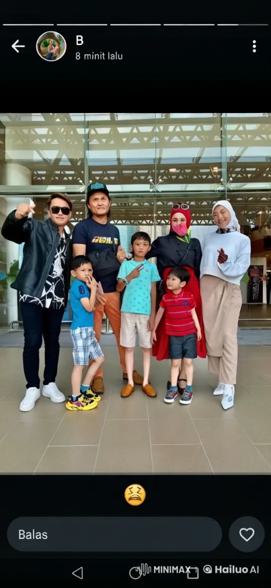 Family Poses Playfully in Kungfu Stances – AI Generated Video | Hailuo AI