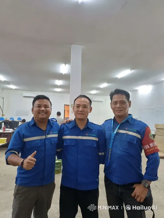 Blue Workmen Perform Dramatic Kung Fu in Industrial Setting – AI Generated Video | Hailuo AI