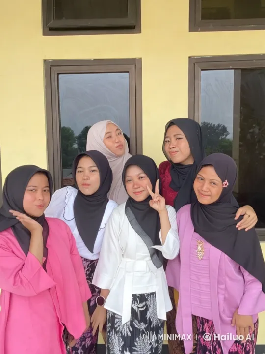 Five Women in Hijabs Perform Kungfu in Live2D Animation – AI Generated Video | Hailuo AI