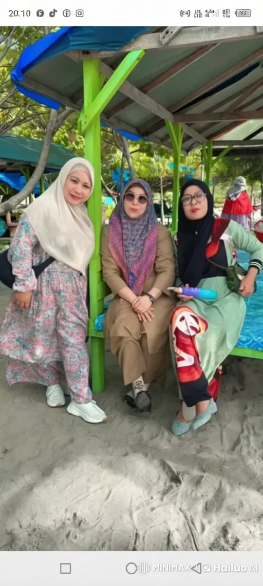 Three Women Perform Energetic Kung Fu Fusion on Beach – AI Generated Video | Hailuo AI