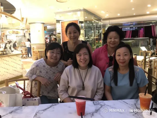 Kungfu Showdown in Bustling Food Court – AI Generated Video | Hailuo AI