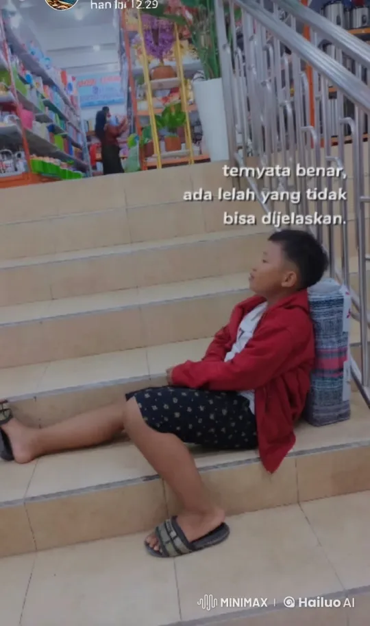 Boy Performs Kung Fu in a Store with Live2D Animation – AI Generated Video | Hailuo AI
