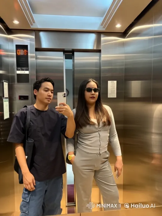Live2D Animated Martial Arts Battle in Elevator – AI Generated Video | Hailuo AI