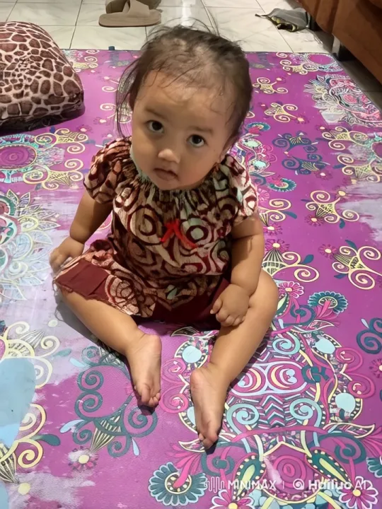 Baby's Playful Kung Fu Routine on Vibrant Mat – AI Generated Video | Hailuo AI