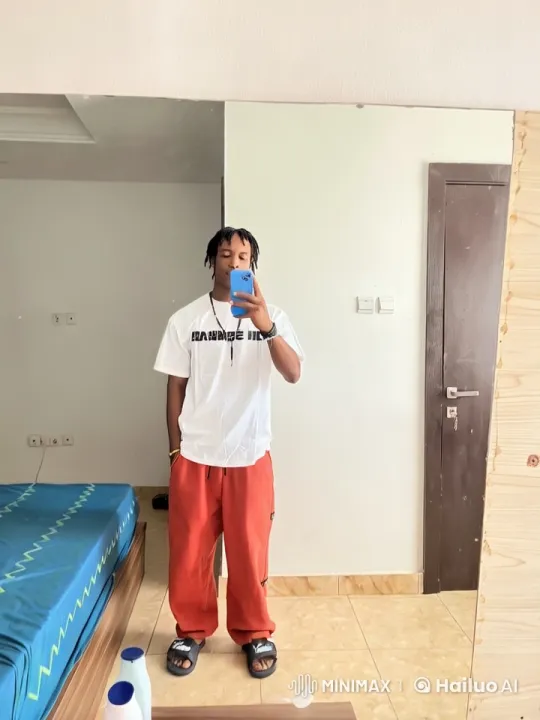 Young Man Demonstrates Kunfu Skills in Bedroom – AI Generated Video | Hailuo AI