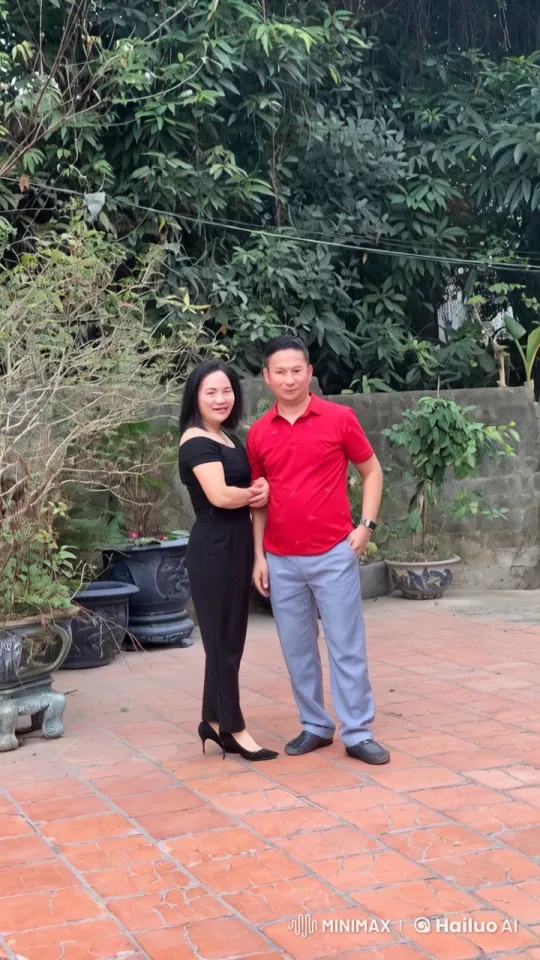 Elegant Couple's Live2D Kungfu Showdown – AI Generated Video | Hailuo AI