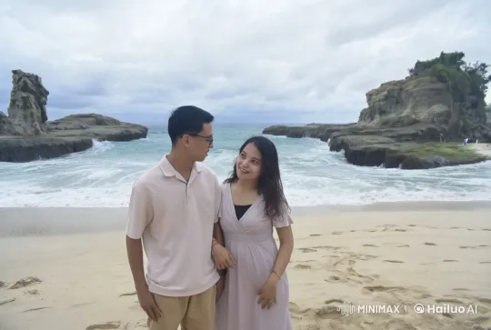Beachside Kungfu: Man and Woman's Synchronized Performance – AI Generated Video | Hailuo AI