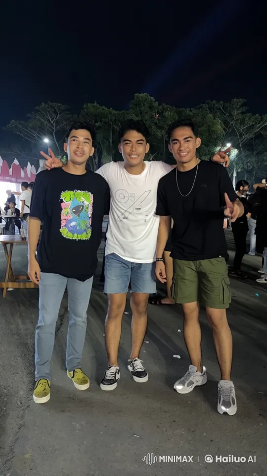 Three Friends Perform Energetic Kungfu in Nighttime Setting – AI Generated Video | Hailuo AI