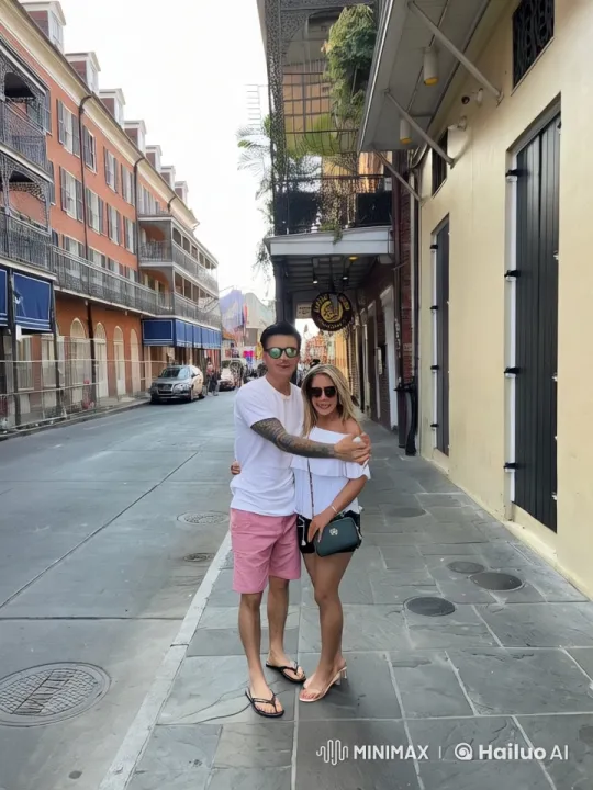 Couple Performs Dynamic Kung Fu on Bustling Street – AI Generated Video | Hailuo AI