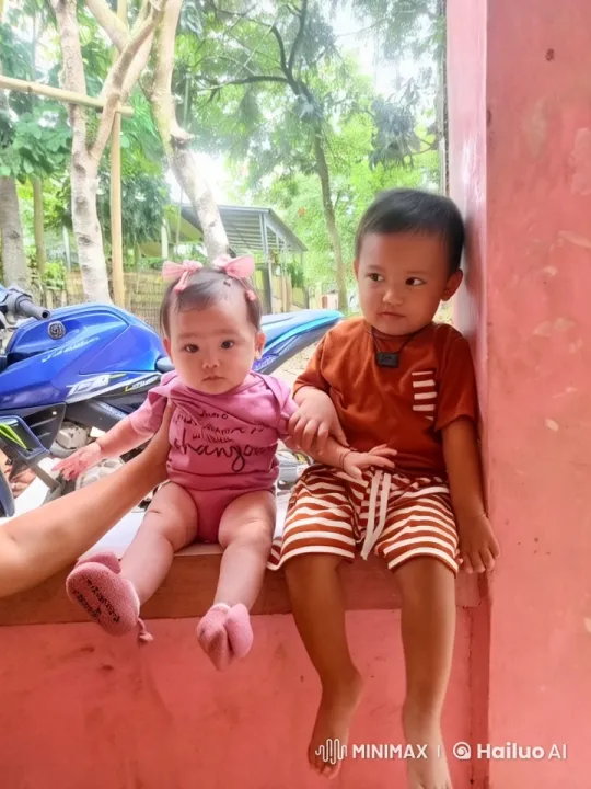 Children Enjoying Nature on a Pink Ledge – AI Generated Video | Hailuo AI