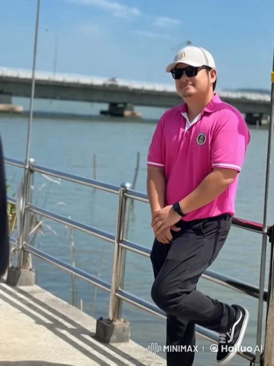 Man Dances Casually by Waterfront in Live2D Animation – AI Generated Video | Hailuo AI