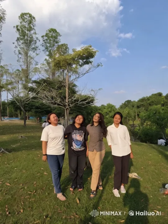 Friends in Park Perform Synchronized Kung Fu – AI Generated Video | Hailuo AI