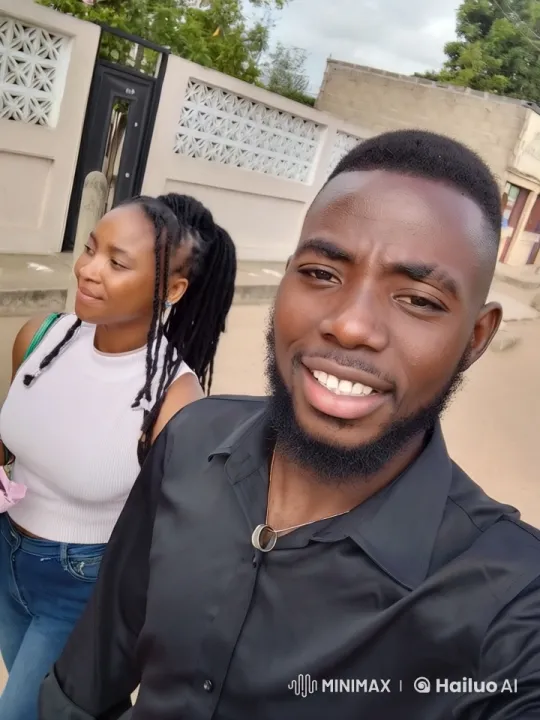 Couple Argues in Suburban Street Live2D Animation – AI Generated Video | Hailuo AI