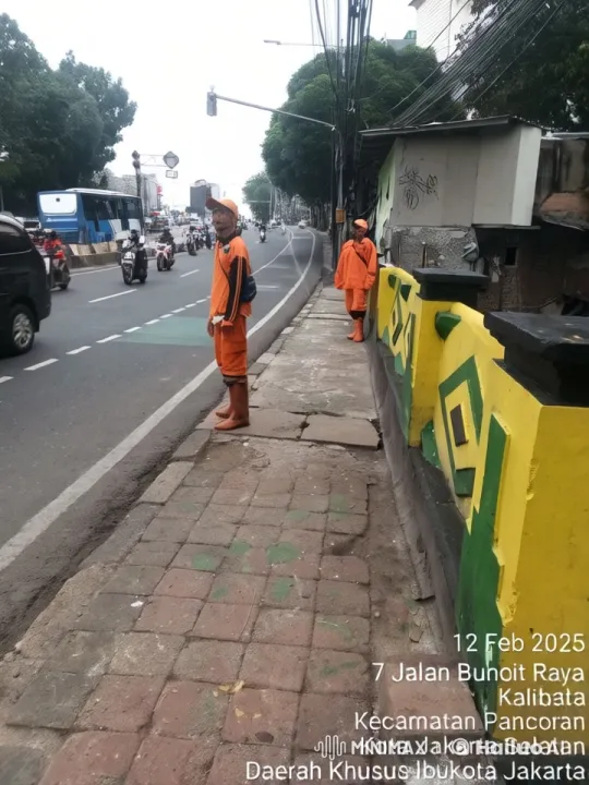 Jakarta Street: Dynamic Workers and Urban Activity – AI Generated Video | Hailuo AI