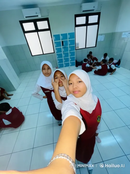 Animated School Changing Room: Dynamic Kung Fu Students – AI Generated Video | Hailuo AI