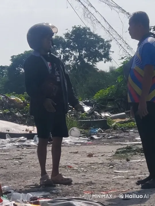 Dispute Amidst Disarray: Two Argue in Garbage-Filled Area – AI Generated Video | Hailuo AI