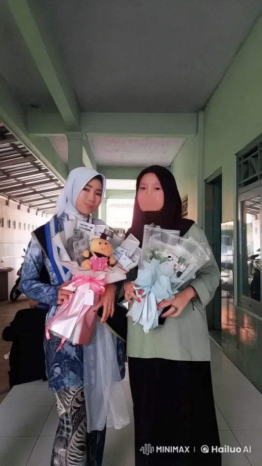 Kung Fu Duo Showcases Artistry in Corridor with Flower Bouquets – AI Generated Video | Hailuo AI