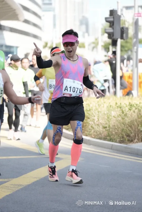 Marathon Runner Showcases Energy in Live2D Animation – AI Generated Video | Hailuo AI