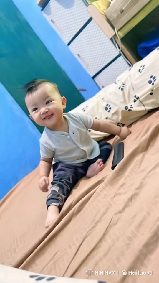 Baby Practicing Playful Kungfu in a Colorful Bedroom – AI Generated Video | Hailuo AI