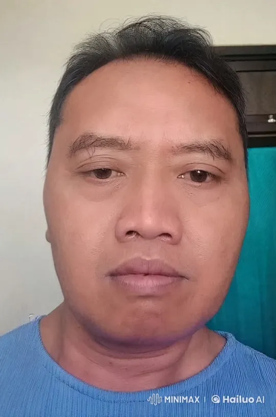 Middle-Aged Person Transforms into a Transformer Robot – AI Generated Video | Hailuo AI