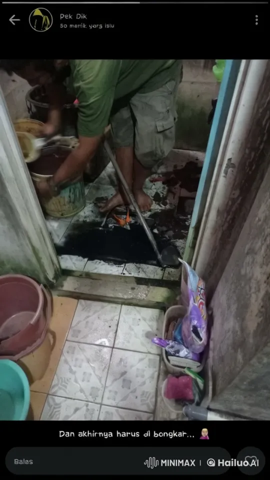 Cautious Cleaning Amidst a Cobra's Presence – AI Generated Video | Hailuo AI