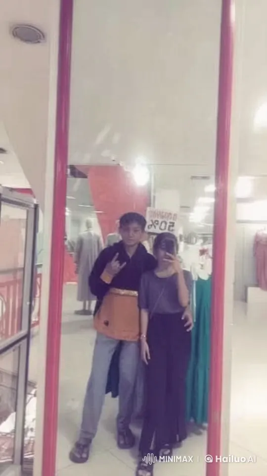 Couple Showcases Impressive Kungfu Skills in Mall Setting – AI Generated Video | Hailuo AI