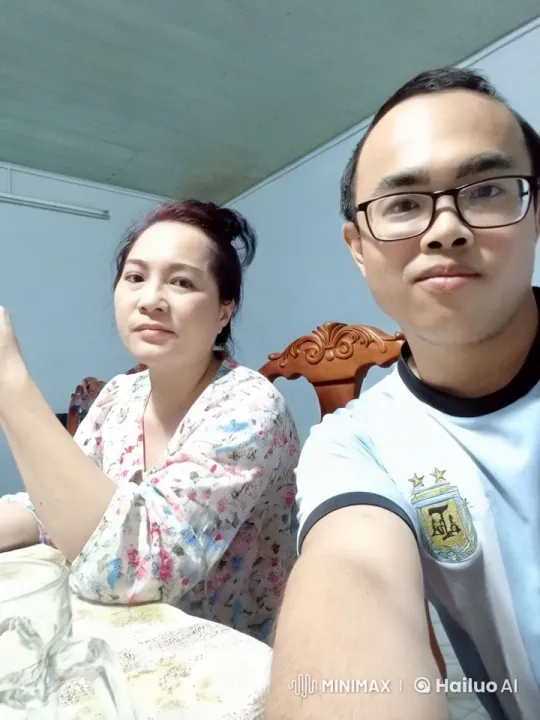 Two Friends Engage in Friendly Kungfu Sparring – AI Generated Video | Hailuo AI
