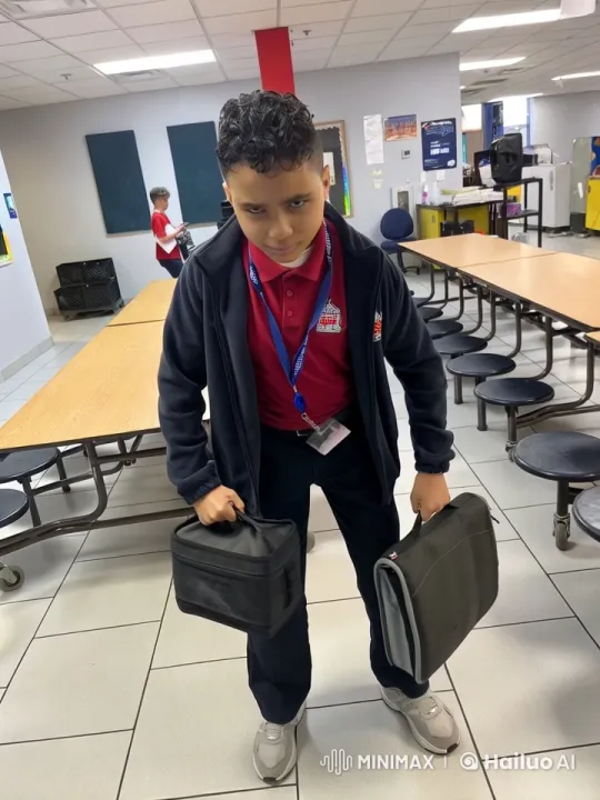 Live2D Animation: School Cafeteria Dance and Transformation – AI Generated Video | Hailuo AI