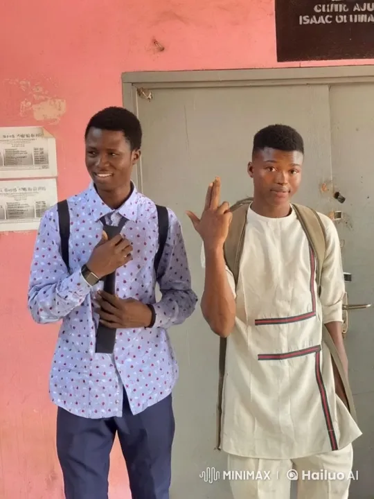 Two Young Men Demonstrate Friendly Kungfu Exchange – AI Generated Video | Hailuo AI