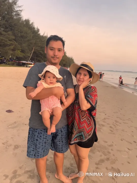 Family Demonstrates Martial Arts on Beach at Sunset – AI Generated Video | Hailuo AI