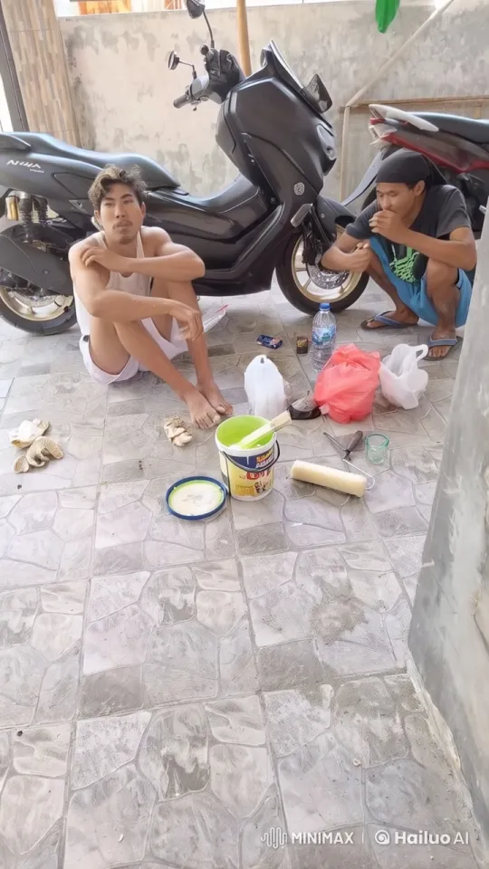 Outdoor Tension: Two Men Defensively React in Animated Scene – AI Generated Video | Hailuo AI