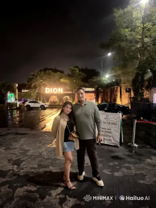Couple Combines Romance and Martial Arts in Urban Night Scene – AI Generated Video | Hailuo AI