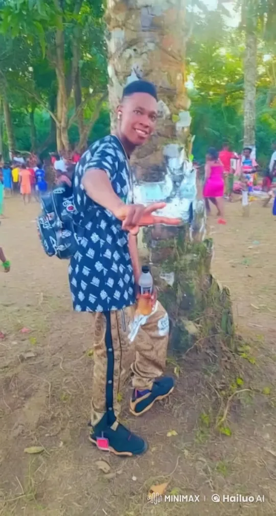 Young Man Showcases Kung Fu Skills in Lively Outdoor Setting – AI Generated Video | Hailuo AI