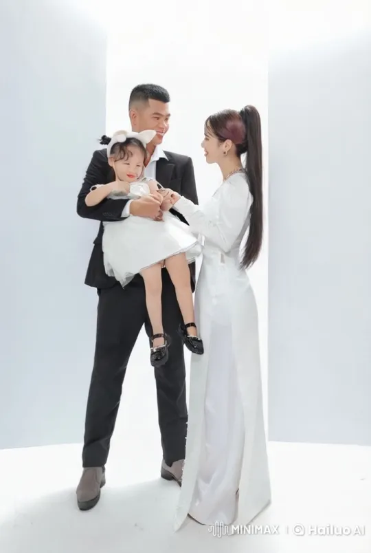 Family Kung Fu Photo Shoot Showcases Martial Arts Skills – AI Generated Video | Hailuo AI