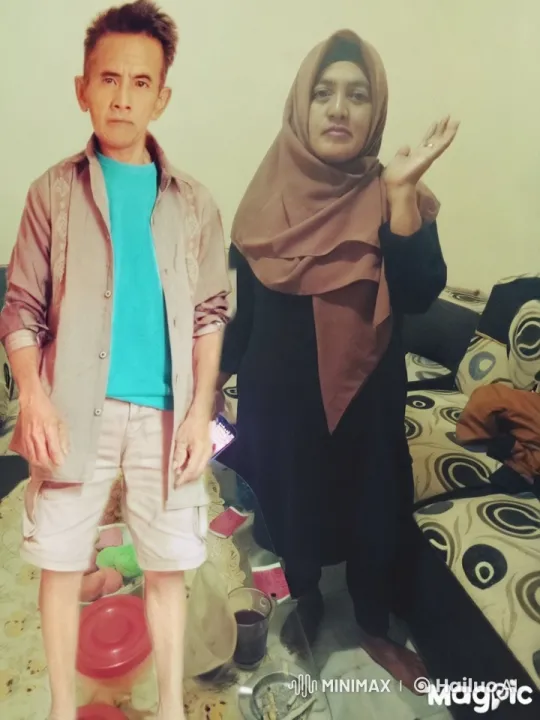 Man Practices Kung Fu in Living Room, Woman Cheers – AI Generated Video | Hailuo AI