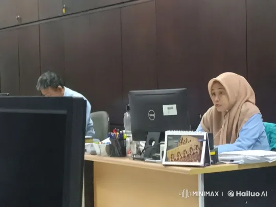 Office Workers Engage in Playful Kung Fu Battle – AI Generated Video | Hailuo AI