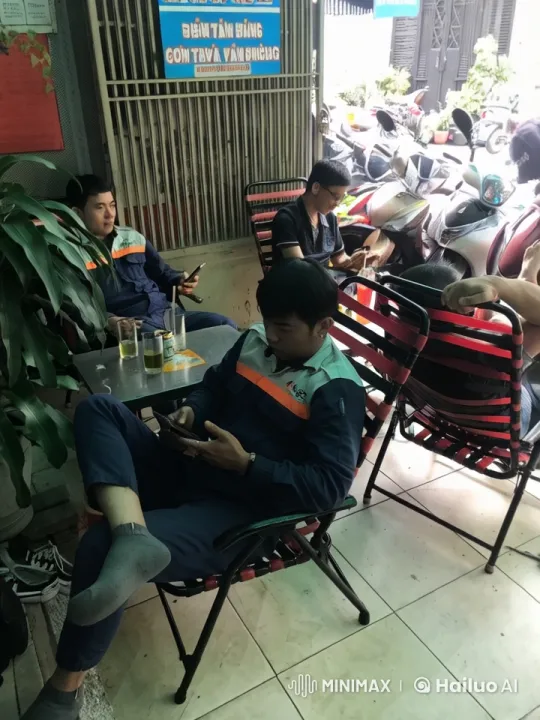 Live2D Cafe: Impromptu Martial Arts Display – AI Generated Video | Hailuo AI