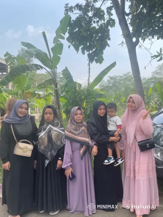 Colorful Hijabs Engage in Kungfu Amidst Greenery – AI Generated Video | Hailuo AI