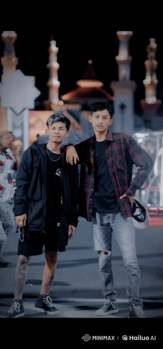 Dynamic Nighttime Kung Fu Duel in Cityscape – AI Generated Video | Hailuo AI