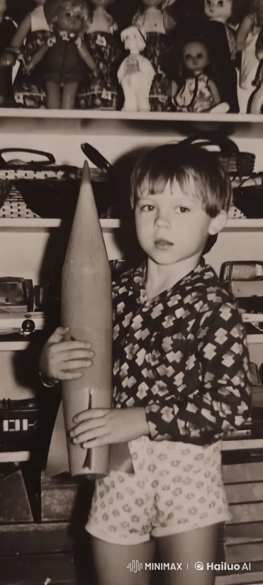 Child Launches Toy Rocket from Nostalgic Room – AI Generated Video | Hailuo AI