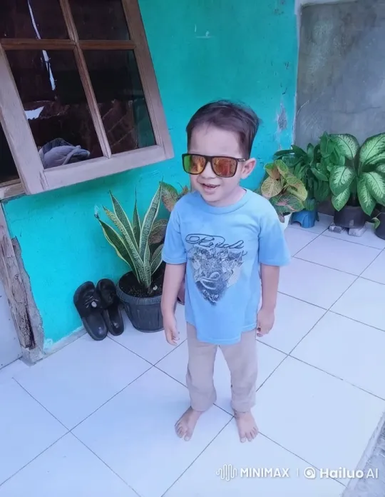 Child and Eagle Share Tender Moment – AI Generated Video | Hailuo AI