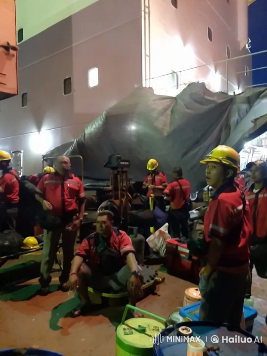 Kungfu Fight Choreography on Ship Deck for Live2D Animation – AI Generated Video | Hailuo AI