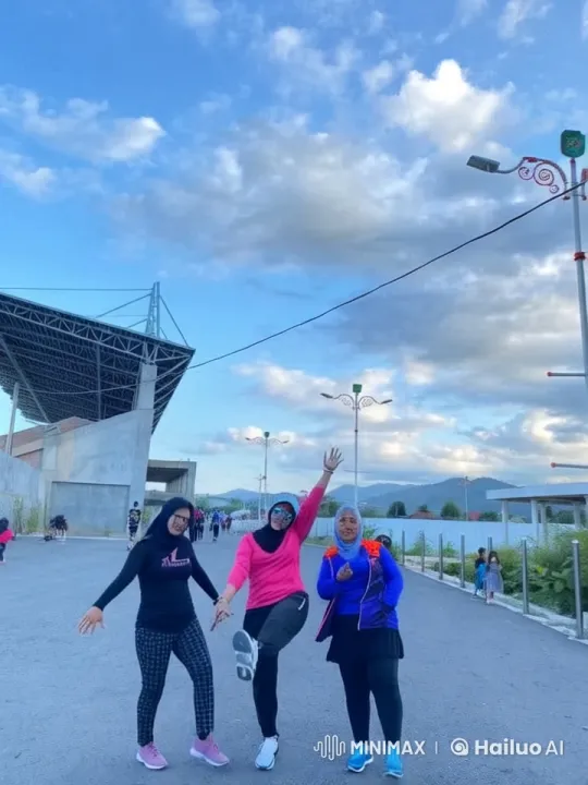 Live2D Video: Women Practicing Martial Arts Outdoors – AI Generated Video | Hailuo AI
