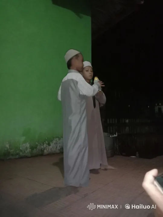 Traditional Attire Kung Fu Display in Nighttime Setting – AI Generated Video | Hailuo AI