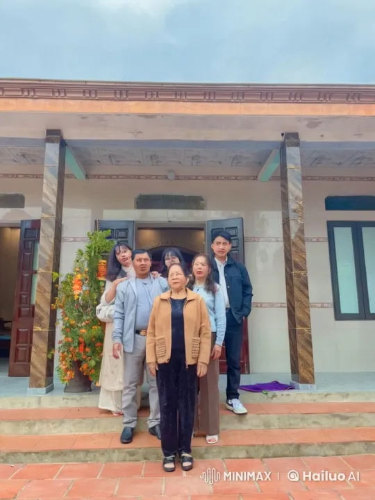 Family Performs Synchronized Kungfu in Front of Home – AI Generated Video | Hailuo AI