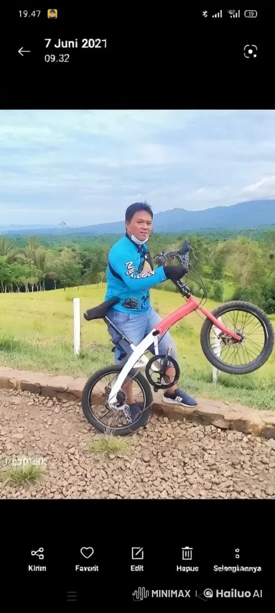 Man Transforms Bicycle into Robot in Pastoral Setting – AI Generated Video | Hailuo AI
