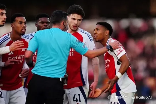Soccer Players Perform Synchronized Kung Fu Fight – AI Generated Video | Hailuo AI