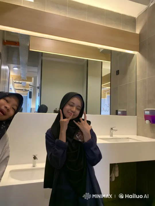 Girl Poses in Bathroom, Transforms into Kungfu Master – AI Generated Video | Hailuo AI