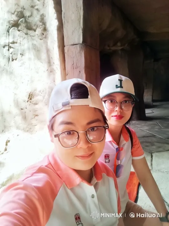 Live2D Martial Arts Performance in Stone Cave Setting – AI Generated Video | Hailuo AI