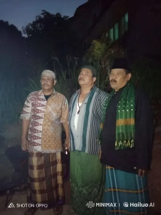 Traditional Attired Men in Indonesia at Dusk – AI Generated Video | Hailuo AI